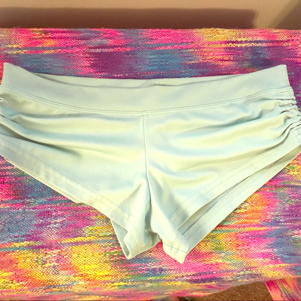 Mika yoga shorts